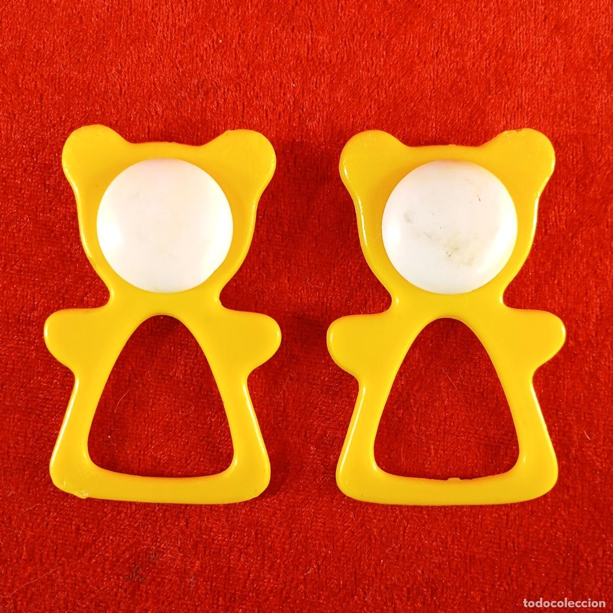 Juguetes antiguos y Juegos de colecci&oacute;n: LOTE 2 SONAJEROS VINTAGE AMARILLOS - FORMA DE OSO - 75 X 50 MM / 5758