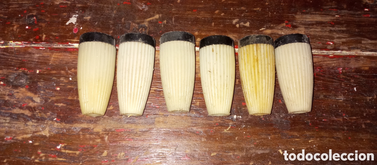 Juguetes antiguos y Juegos de colecci&oacute;n: Empu&ntilde;aduras futbol&iacute;n antiguo pl&aacute;stico