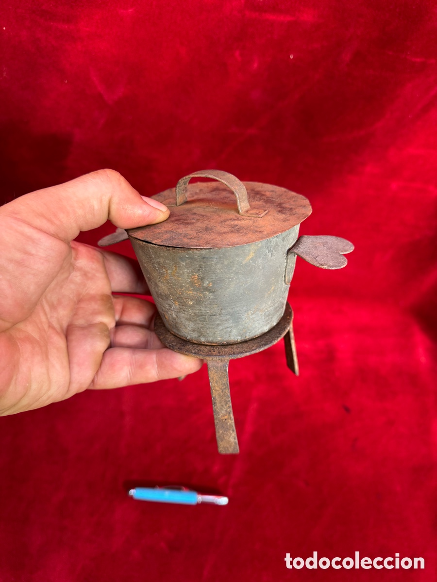 Antique Toys and Collectible Games: Antiguo juguete de trebede y olla de hojalata con su tapa!