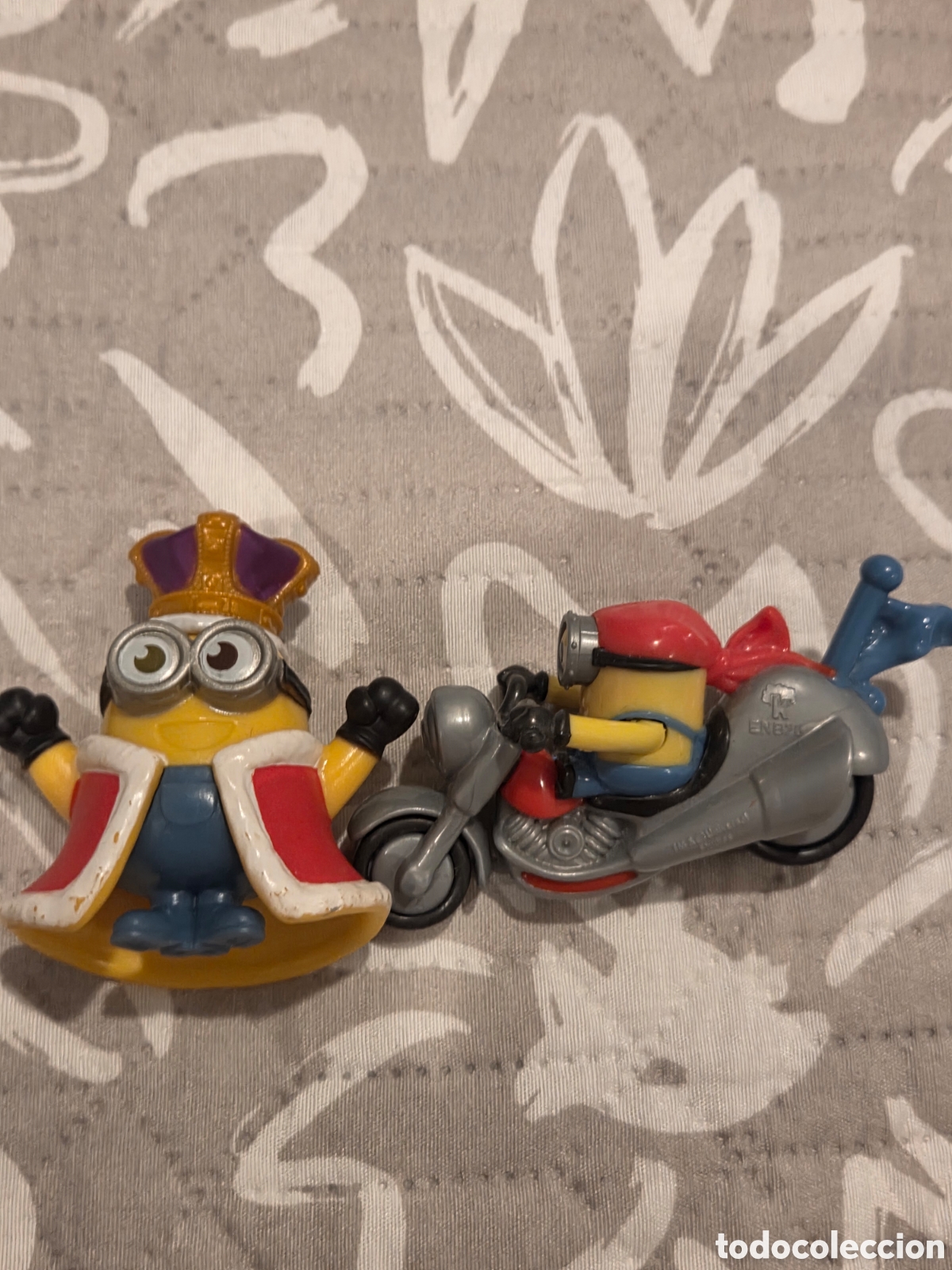 Juguetes antiguos y Juegos de colecci&oacute;n: Lote 2 figuras minions de plastico