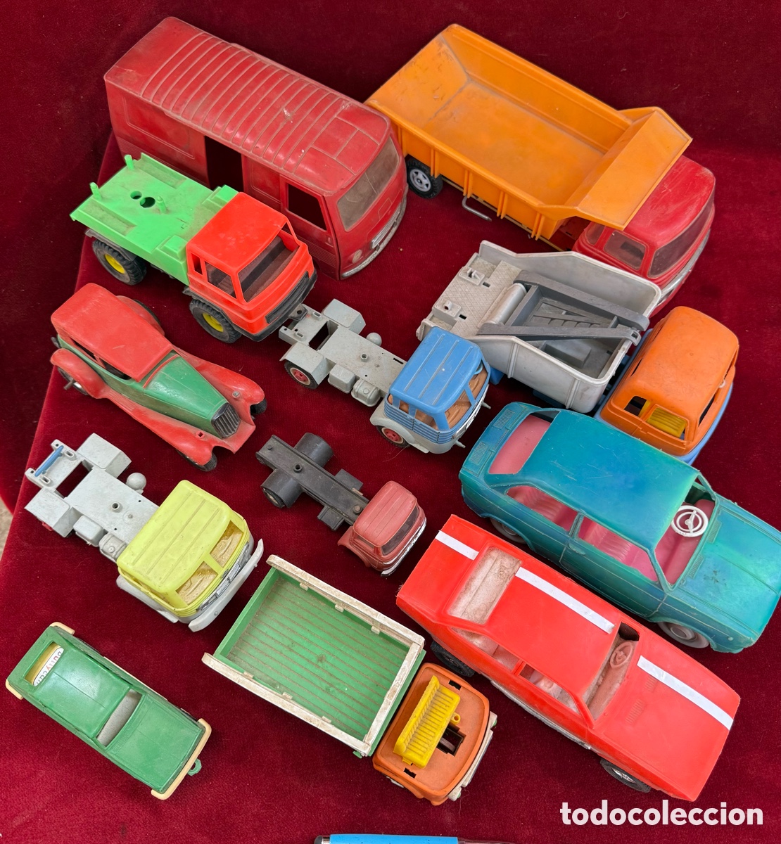 Altes Spielzeug und Spiele: Gran lote de juguetes antiguos de plastico!
