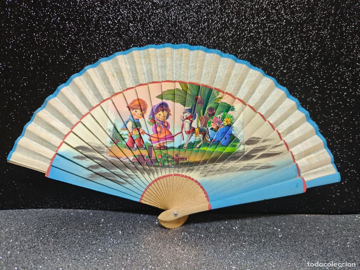 Juguetes antiguos y Juegos de colecci&oacute;n: ABANICO INFANTIL NI&Ntilde;OS 3N EL CAMPO FINALES DE LOS 60