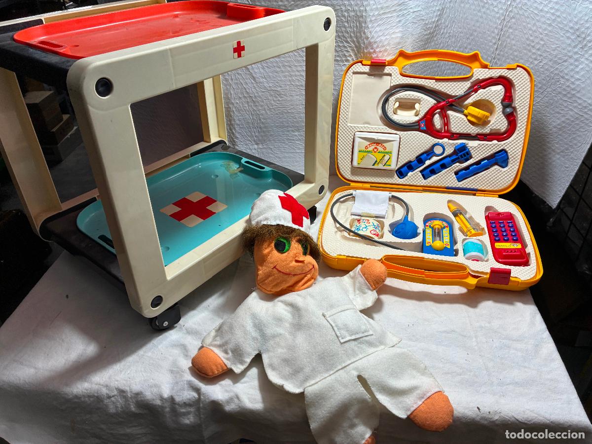 Juguetes antiguos y Juegos de colecci&oacute;n: Juguete de enfermer&iacute;a enfermera maletin, mesa, mu&ntilde;eca a&ntilde;os 70 ver fotos