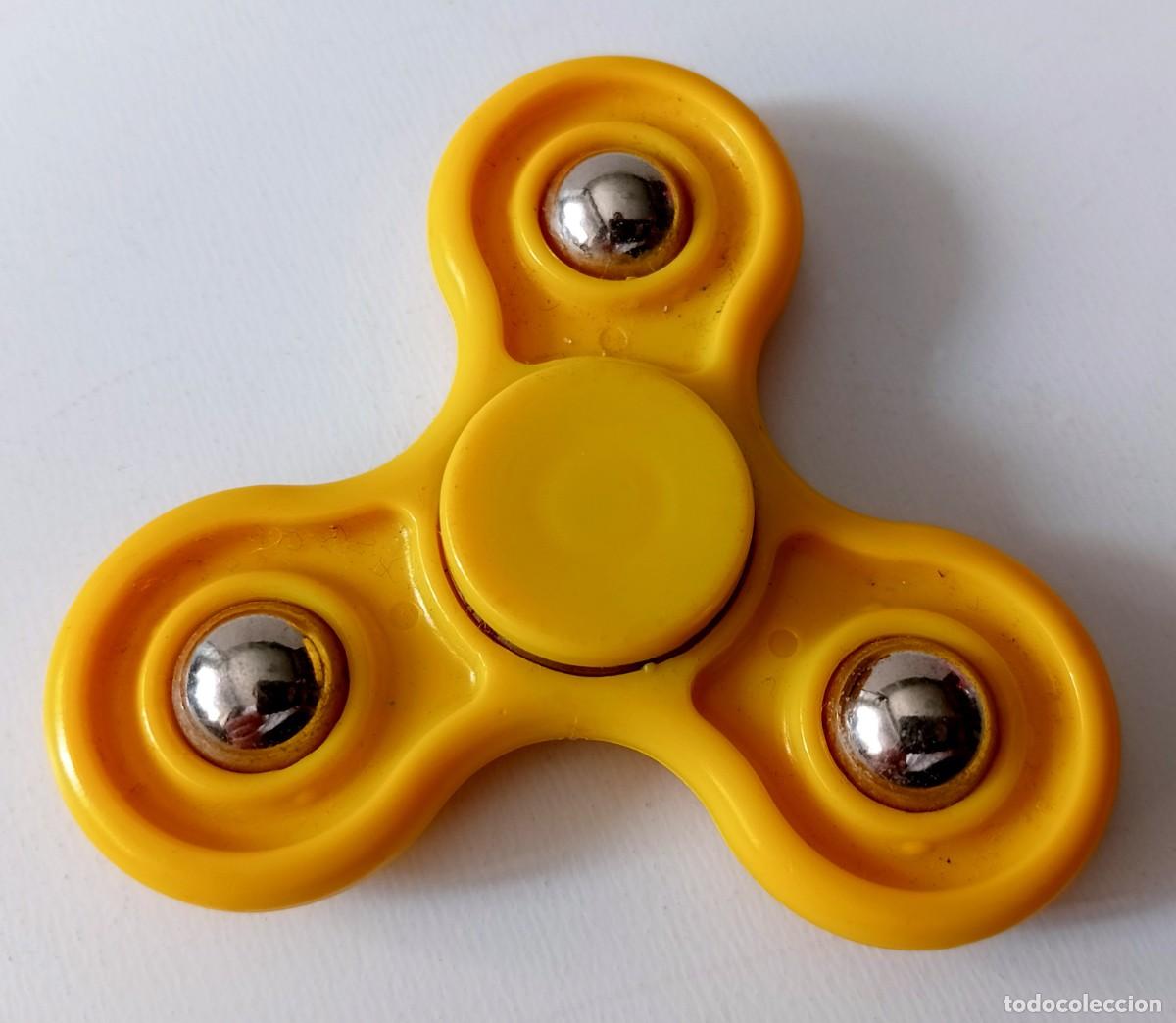 Juguetes antiguos y Juegos de colecci&oacute;n: JUGUETE FIDGET SPINNER AMARILLO (ANTIESTR&Eacute;S)