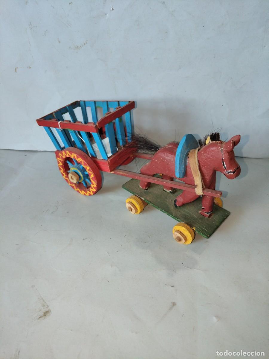 Antique Toys and Collectible Games: Carrito tirado por un caballo. Antiguo juguete de madera policromada