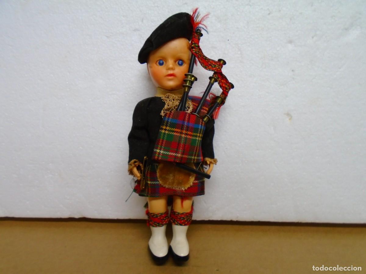 Giocattoli antichi e Giochi di collezione: MU&Ntilde;ECO DE COLECCION VINTAGE A&Ntilde;OS 50/60.ROGARK,GAITERO ESCOCES,CELULOIDE,OJOS DURMIENTES.