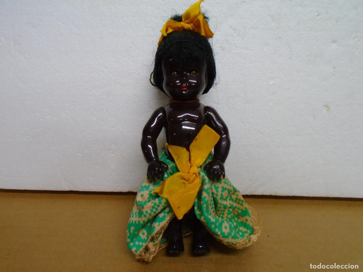 Giocattoli antichi e Giochi di collezione: MU&Ntilde;ECA NEGRA VINTAGE,A&Ntilde;OS 50/60.VINILO SOPLADO,BRILLANTE,OJOS DURMIENTES,ARTICULADA.