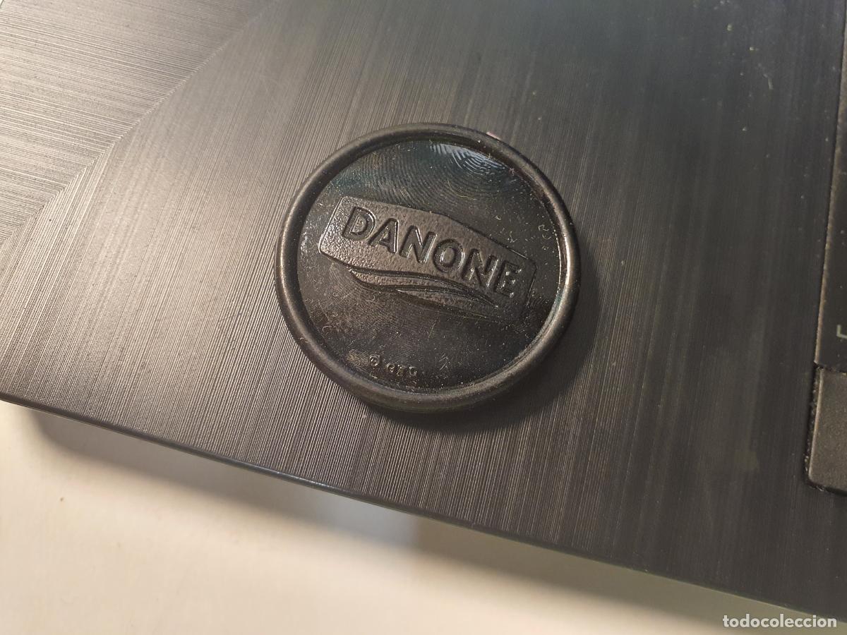 Brinquedos antigos e Jogos de cole&ccedil;&atilde;o: BOTON GRANDE FICHA DANO DANOS DANONE A&Ntilde;OS 90