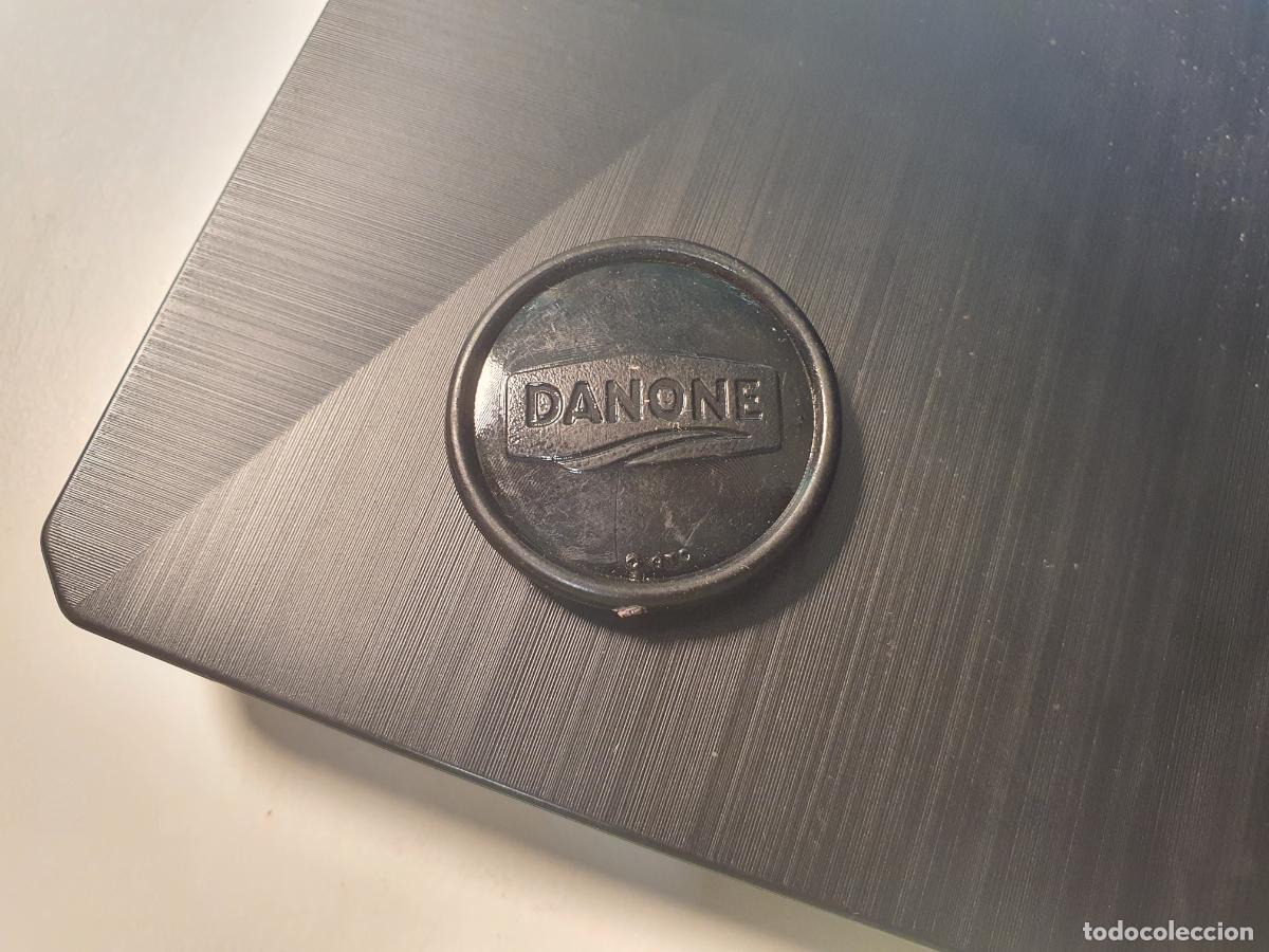 Juguetes antiguos y Juegos de colecci&oacute;n: BOTON FICHA DANO DANOS DANONE A&Ntilde;OS 90