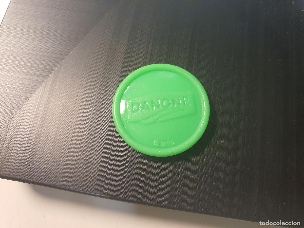 Brinquedos antigos e Jogos de cole&ccedil;&atilde;o: BOTON FICHA DANO DANOS DANONE A&Ntilde;OS 90