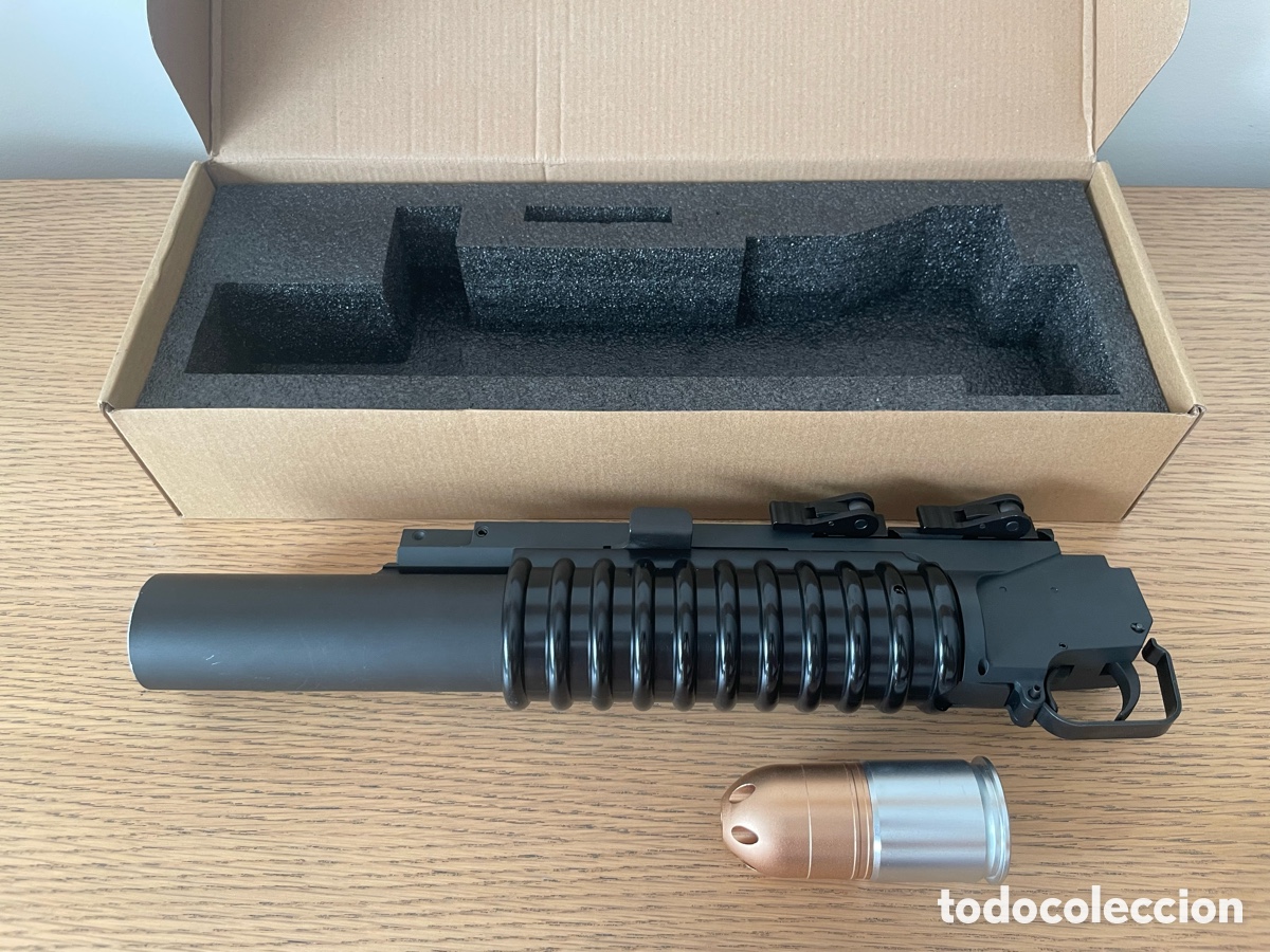 Juguetes antiguos y Juegos de colecci&oacute;n: Lanzagranadas M203 Airsoft + Granada 40 mm