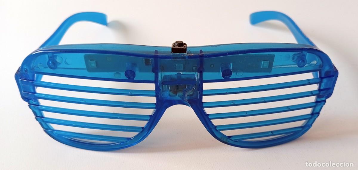 Juguetes antiguos y Juegos de colecci&oacute;n: JUGUETE GAFAS AZULES CON LUCES