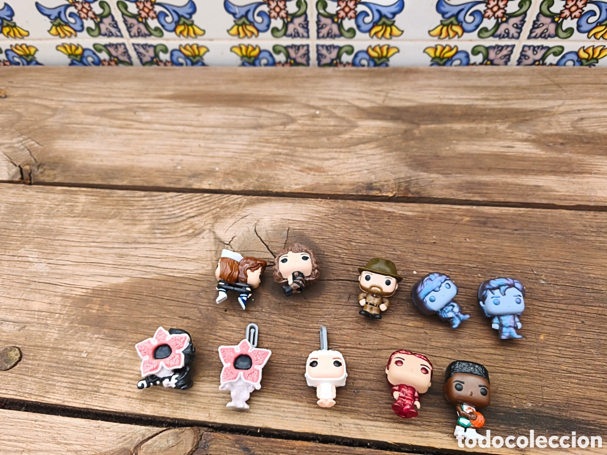 Juguetes antiguos y Juegos de colecci&oacute;n: Colecci&oacute;n de 10 figuras Kinder Joy stanger things
