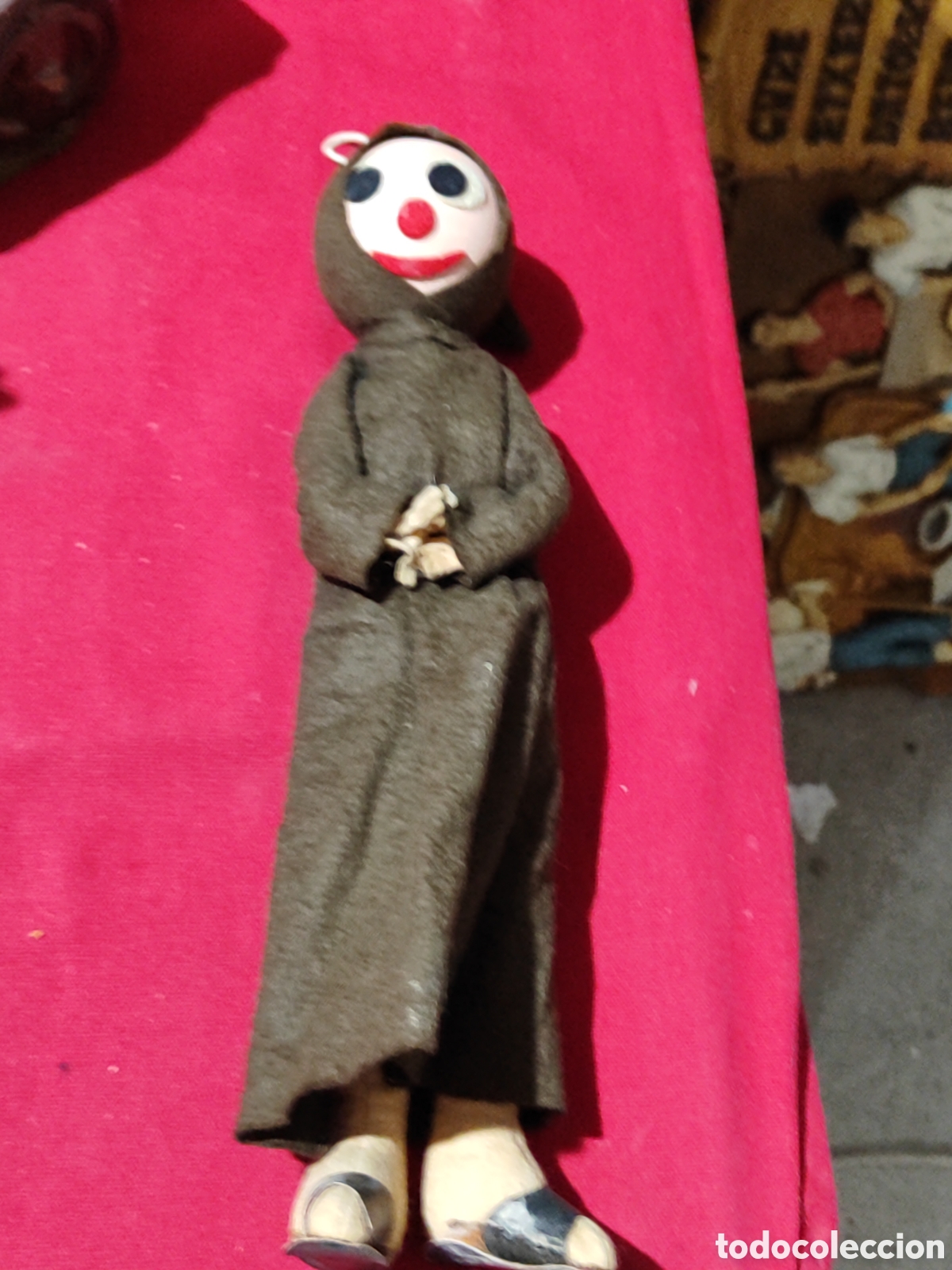 Juguetes antiguos y Juegos de colecci&oacute;n: Antiguo mu&ntilde;eco franciscano de trapo y madera hecho a mano
