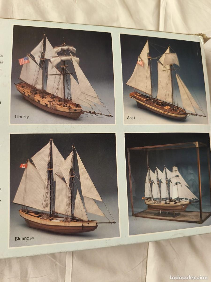 Juguetes antiguos y Juegos de colecci&oacute;n: Caja de kits de modelismo naval en madera de la marca italiana Corel.