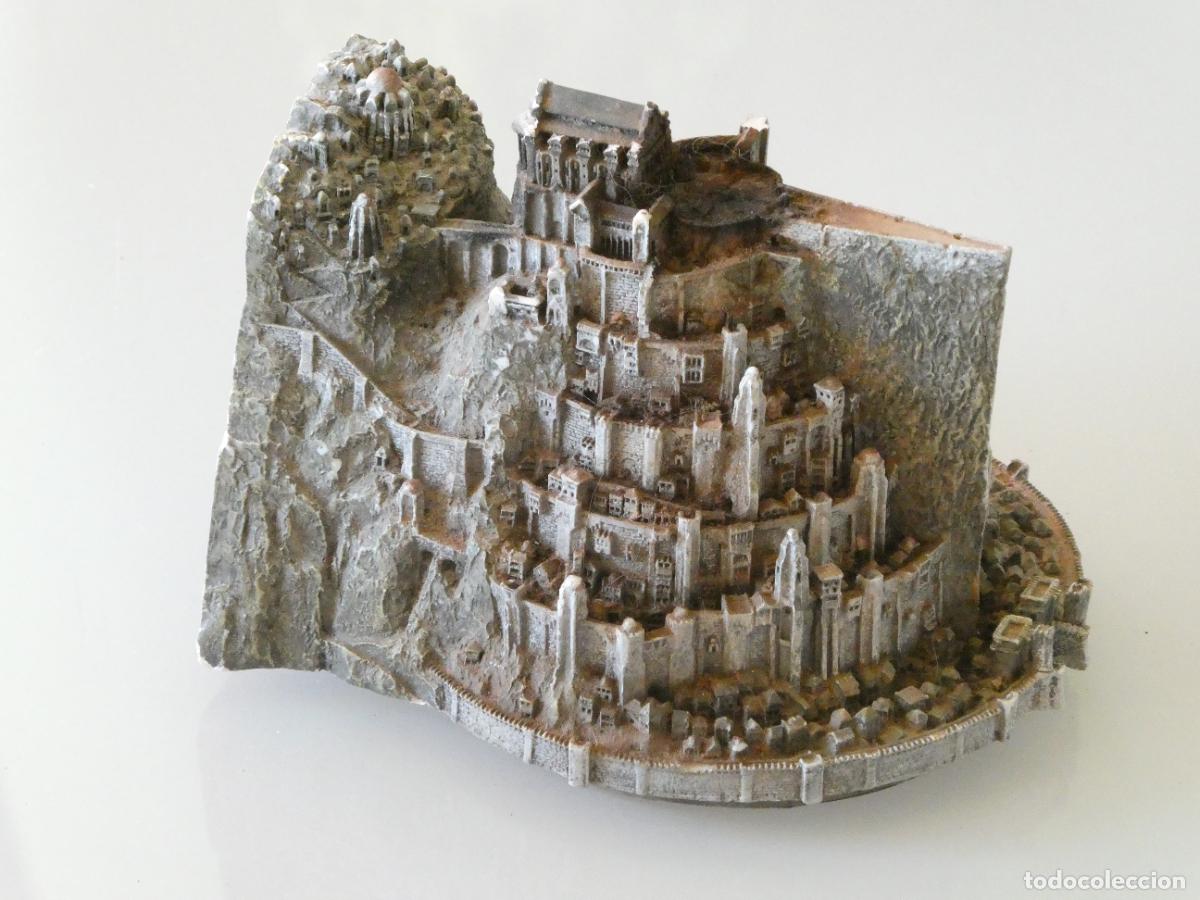 Juguetes antiguos y Juegos de colecci&oacute;n: FIGURA MAQUETA DEL SE&Ntilde;OR DE LOS ANILLOS. RETORNO DEL REY. MINAS TIRITH. 12CM. 660GR
