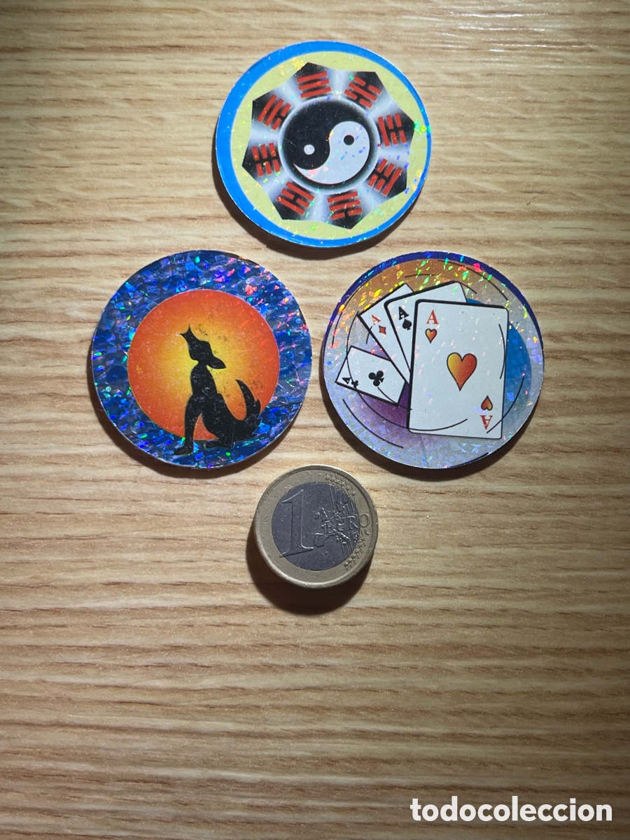 Juguetes antiguos y Juegos de colecci&oacute;n: 3x TAZO brillante. Lobo, Ying Yang, Poker Ases. Tazos brillantes. Cart&oacute;n