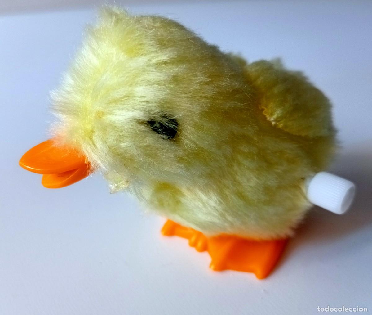 Juguetes antiguos y Juegos de colecci&oacute;n: JUGUETE FIGURA POLLITO SALTARIN DE CUERDA