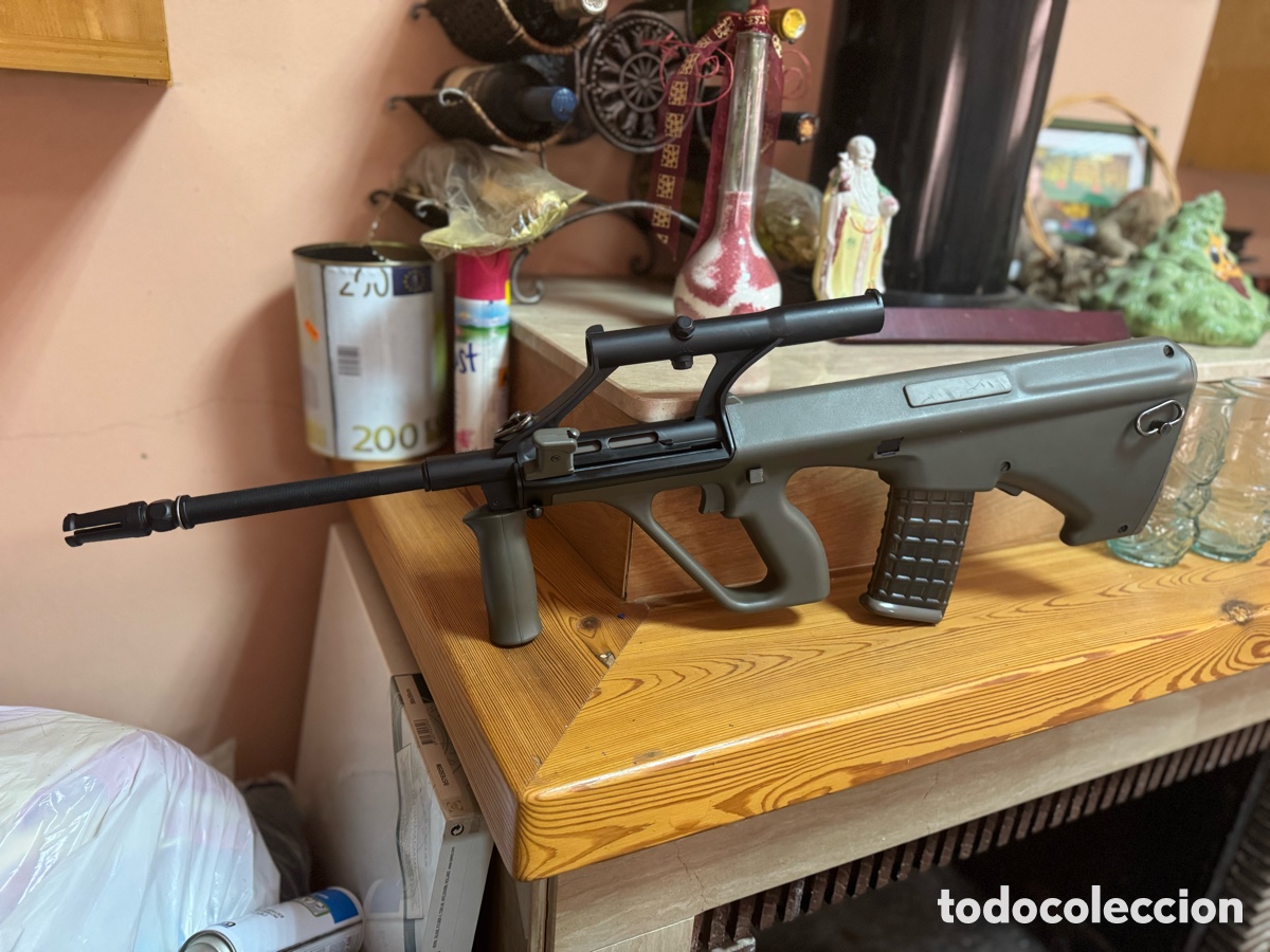 Juguetes antiguos y Juegos de colecci&oacute;n: R&eacute;plica Airsoft tipo Steyr AUG con visor integrado &ndash; Estilo militar