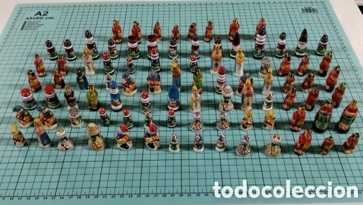 Juguetes antiguos y Juegos de colecci&oacute;n: Lote 96 Figuras &Eacute;tnicas. Miniaturas artesanales Pintadas a Mano Ajedrez Vintage