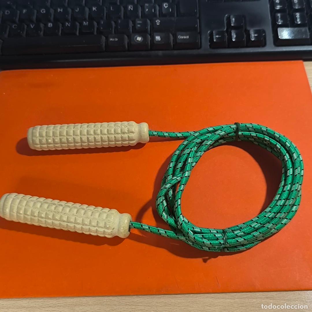 Juguetes antiguos y Juegos de colecci&oacute;n: 001480JUG-comba para saltar vintage verde -2,40 m -cuerda nylon trenzado sint&eacute;tico