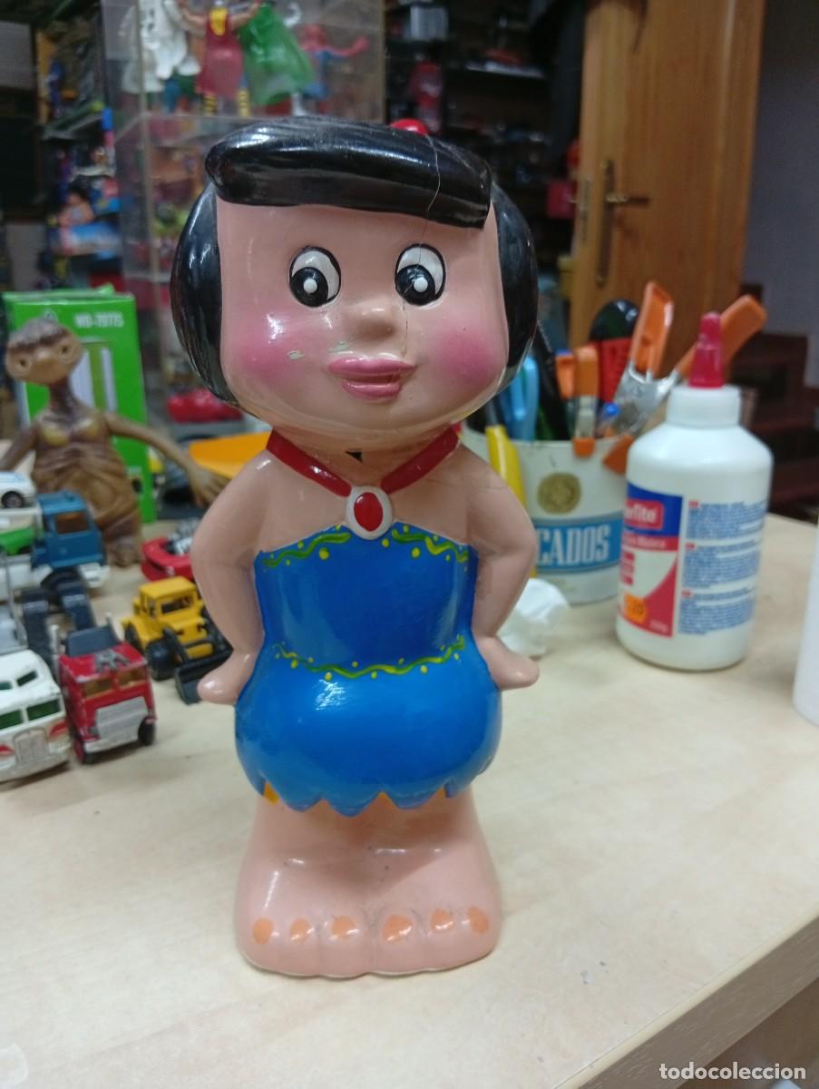 Juguetes antiguos y Juegos de colecci&oacute;n: Antigua hucha de Betty Marmol.Los picapiedra.Cer&aacute;mica,con faltas.
