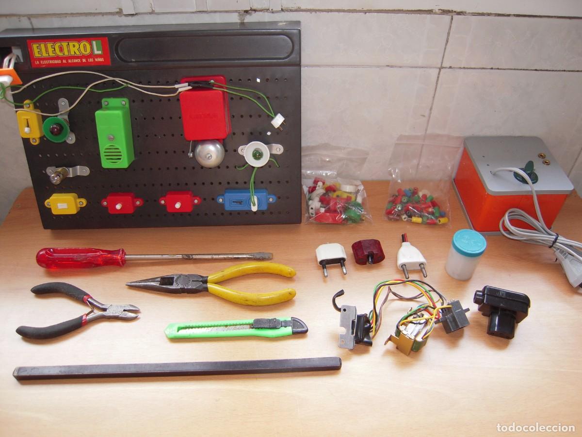 Juguetes antiguos y Juegos de colecci&oacute;n: Juguete Electro L de Airgam,panel con piezas,accesorios etc.Y mas cosas de regalo