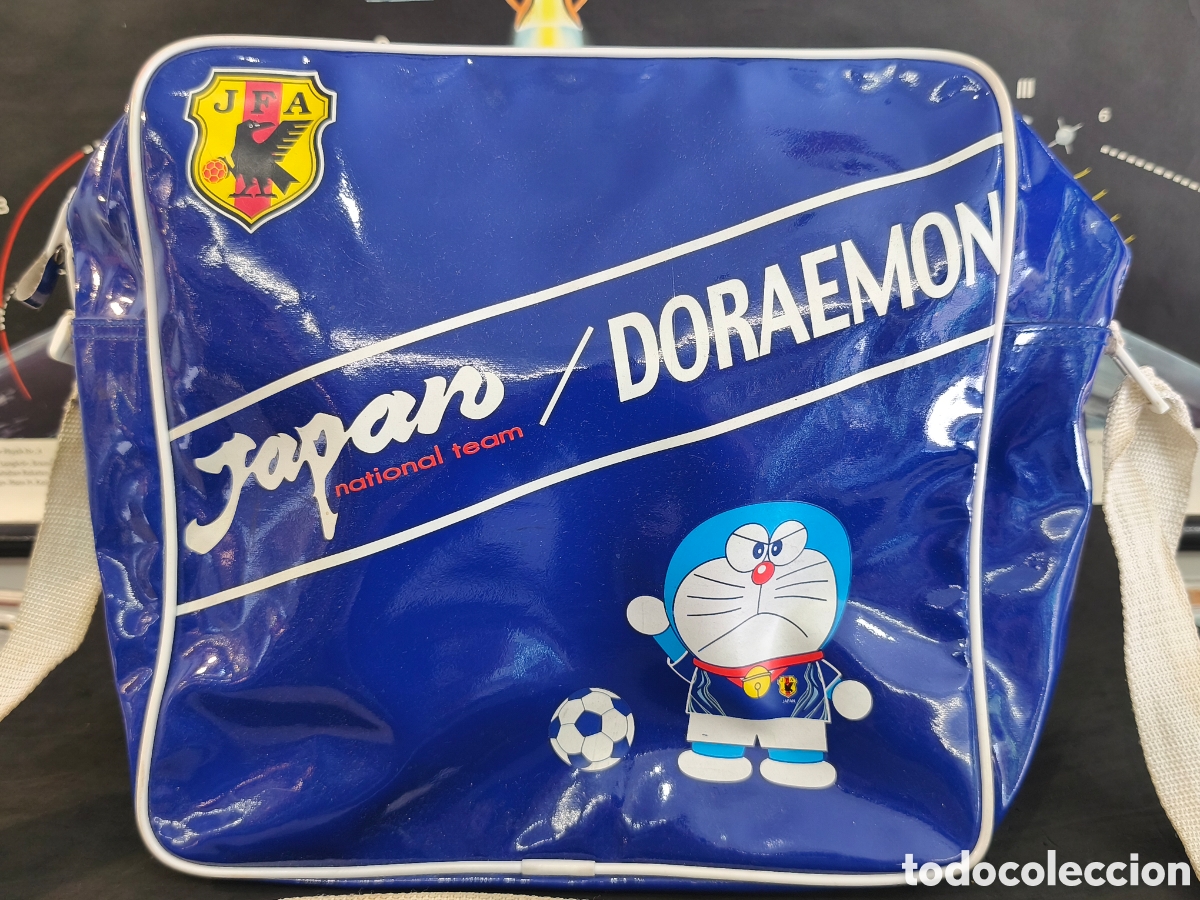 Juguetes antiguos y juegos de colecci&oacute;n: Curiosa bolsa vintage, Doraemon, selecci&oacute;n Futbol