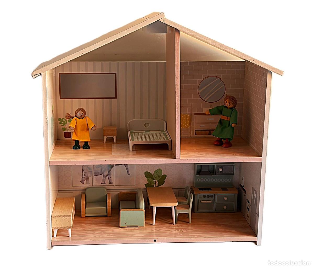 Juguetes antiguos y juegos de colecci&oacute;n: CASA DE JUGUETE DE MADERA CON FIGURAS Y MUEBLES
