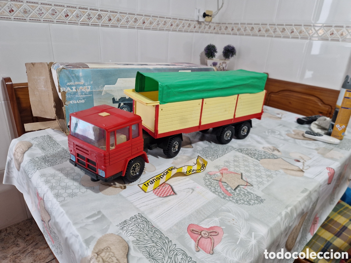 Juguetes antiguos y juegos de colecci&oacute;n: Camion antiguo pegaso. Estilo juguetes rico paya