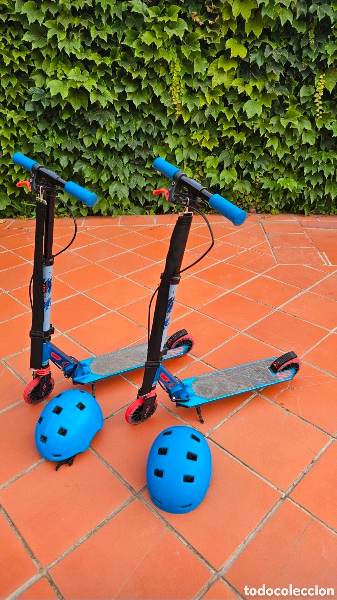 Juguetes antiguos y juegos de colecci&oacute;n: Pack 2 Patinetes Oxelo + 2 Cascos Azules