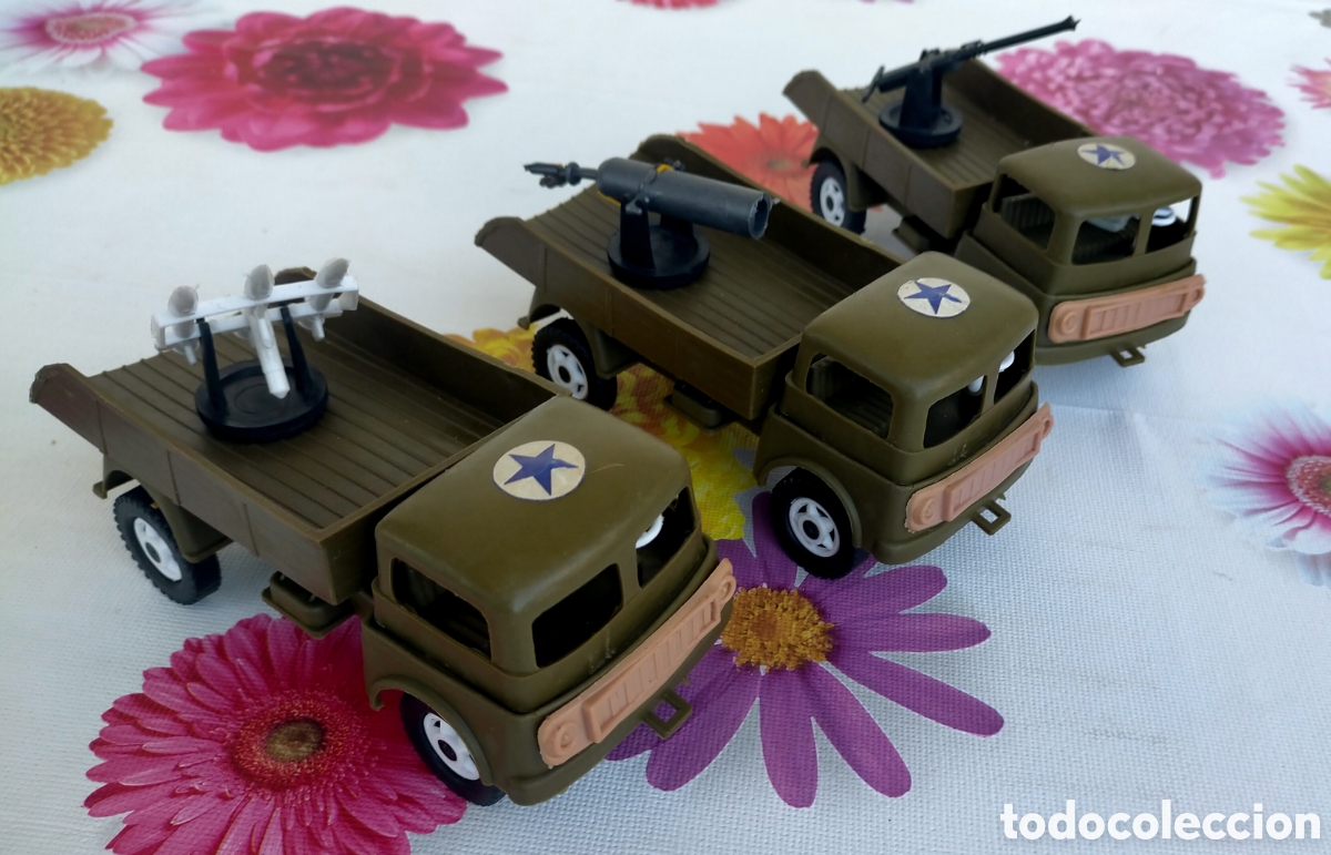 Jouets Anciens et Jeux de collection: Tres camiones del ej&eacute;rcito