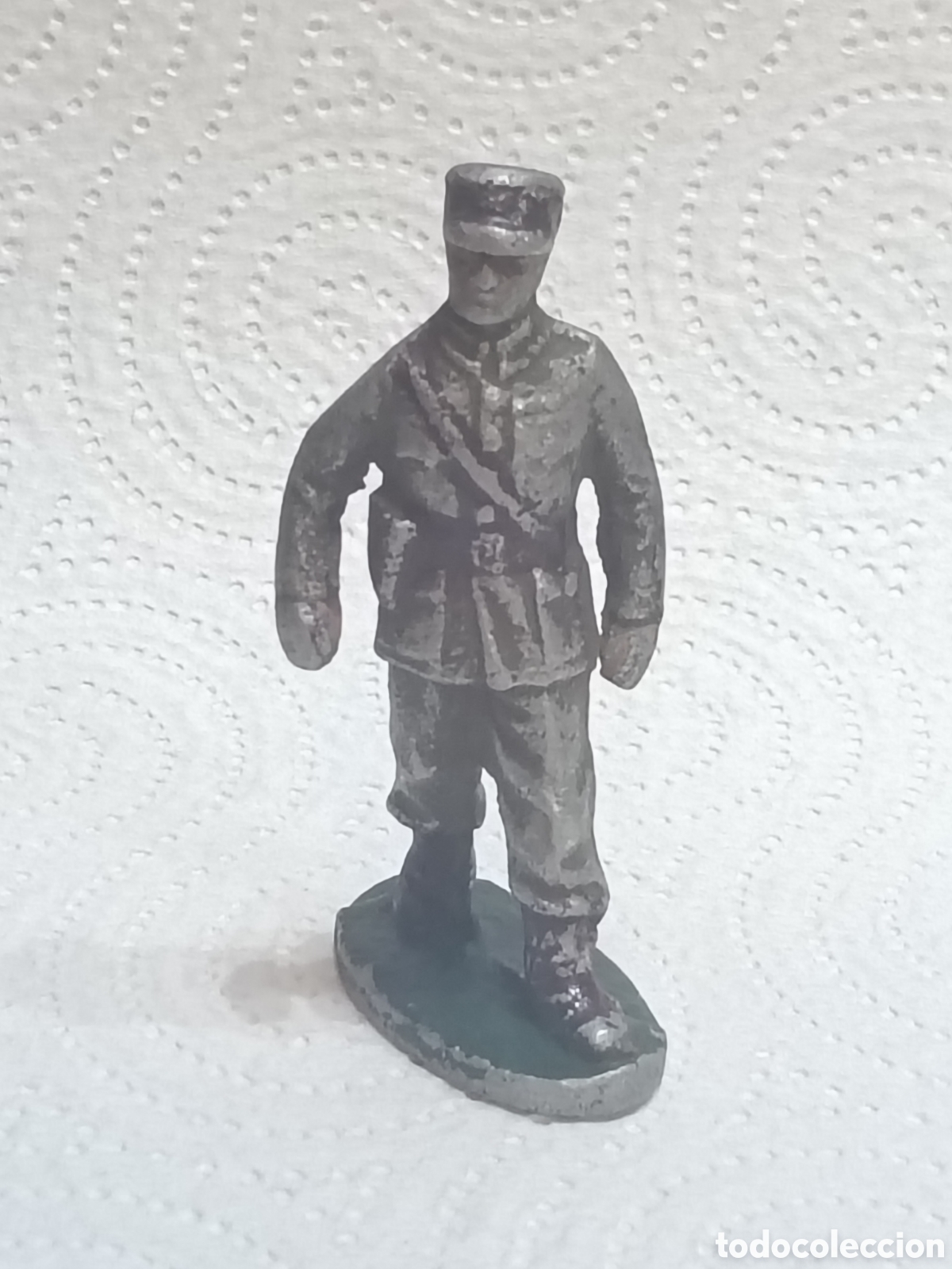 Juguetes antiguos y juegos de colecci&oacute;n: Figura en aluminio de 65 mm.