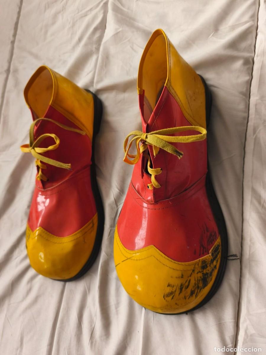 Brinquedos antigos e Jogos de cole&ccedil;&atilde;o: payaso. Zapatones gigantes . Vintage . rojo y amarillo vivo . Suela de goma .