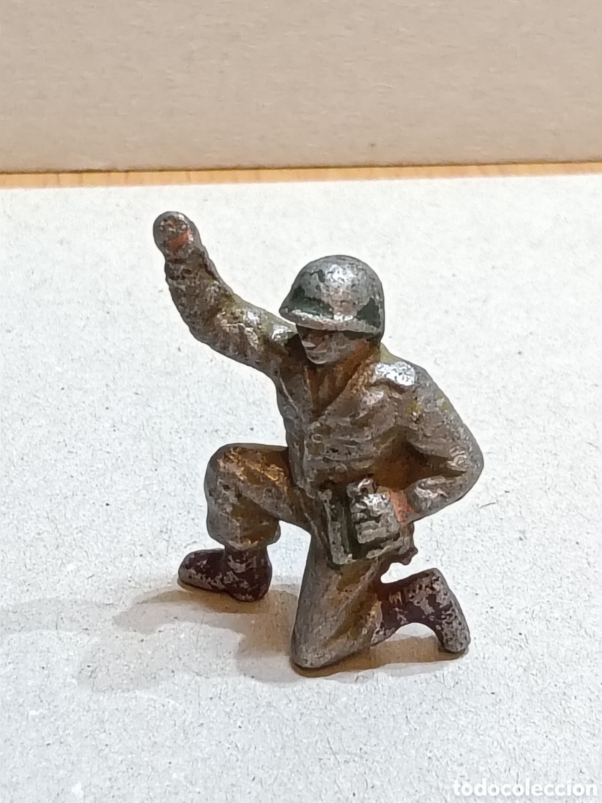 Juguetes antiguos y juegos de colecci&oacute;n: Soldado en aluminio 50 mm
