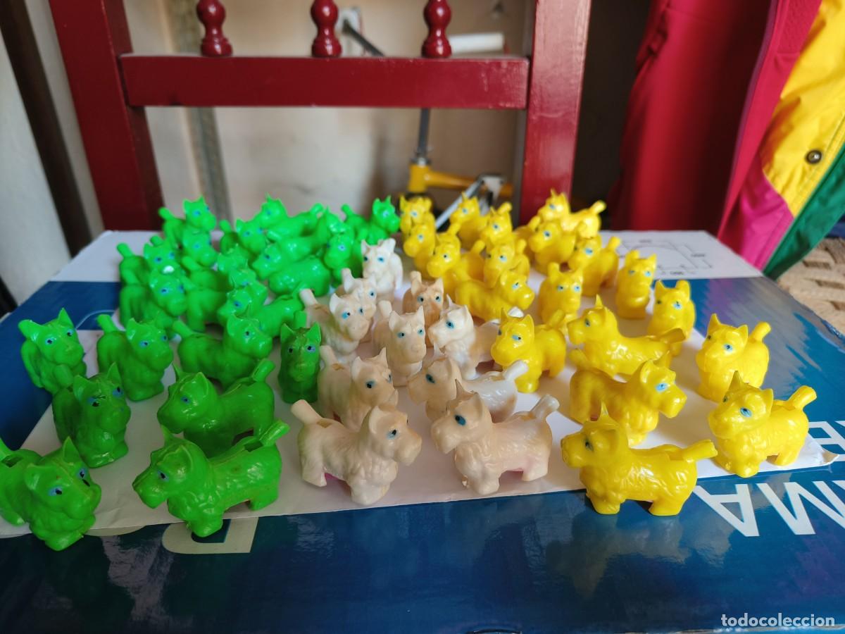 Juguetes antiguos y juegos de colecci&oacute;n: Ocasion ideal reventa. Super Lote de 50 Silbatos - Sacapuntas de perros vintage a&ntilde;os 70 80