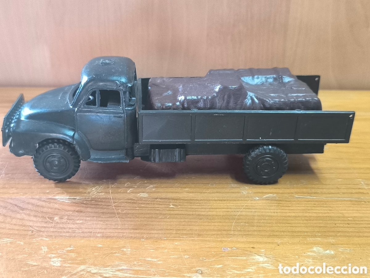 Juguetes antiguos y juegos de colecci&oacute;n: Antiguo cami&oacute;n de carga a&ntilde;os 60/70