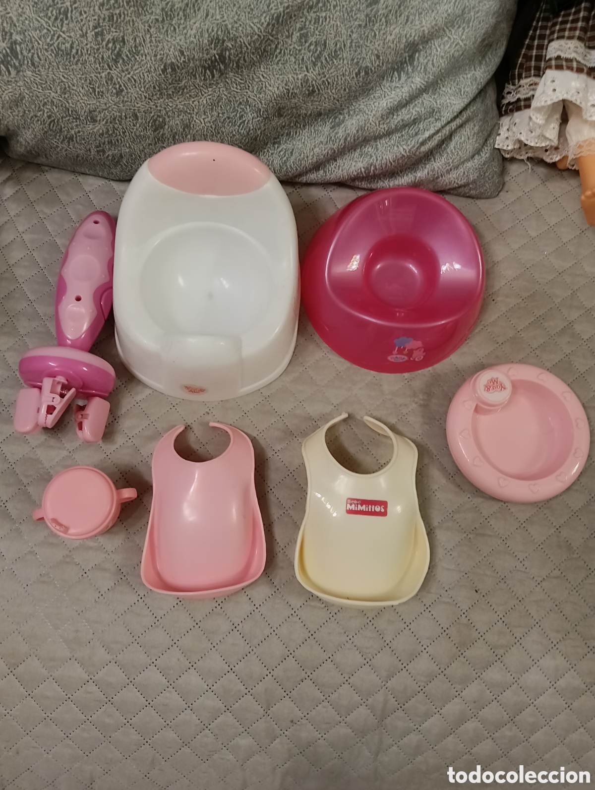 Juguetes antiguos y juegos de colecci&oacute;n: Lote Accesorios Mu&ntilde;eca Beb&eacute; (Orinal, Baberos y Platito