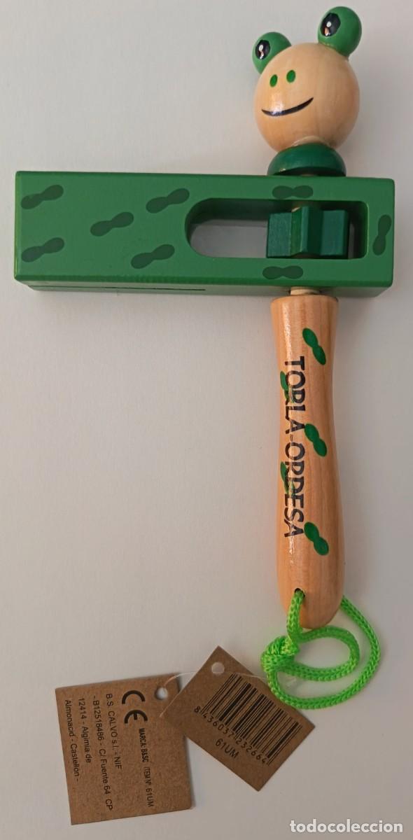 Juguetes antiguos y juegos de colecci&oacute;n: Carrao de madera. Trabajado, en forma de rana. Nuevo a estrenar.