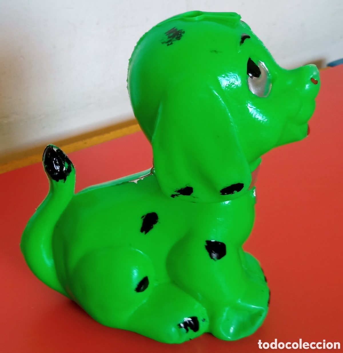 Juguetes antiguos y juegos de colecci&oacute;n: HUCHA PERRO DE PL&Aacute;STICO SOPLADO,PINTADO A MANO.CANDY-ARGANDA 60'S.SIN USO.