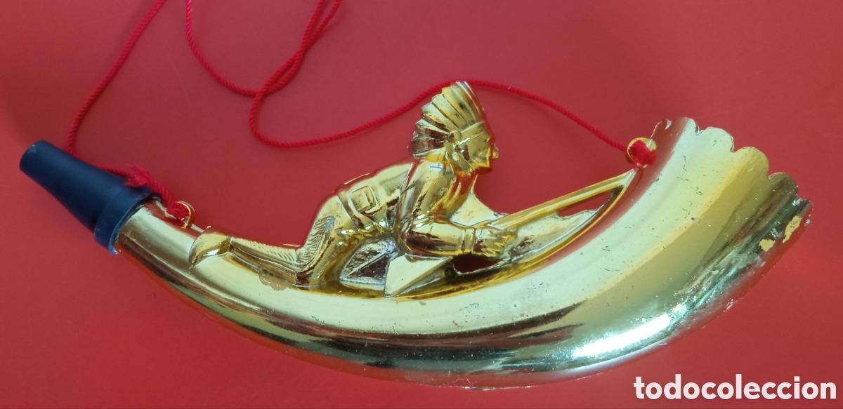 Juguetes antiguos y juegos de colecci&oacute;n: CUERNO SONORO INDIO OESTE,DE PL&Aacute;STICO METALIZADO.NACIONAL 70'S.SIN USO.