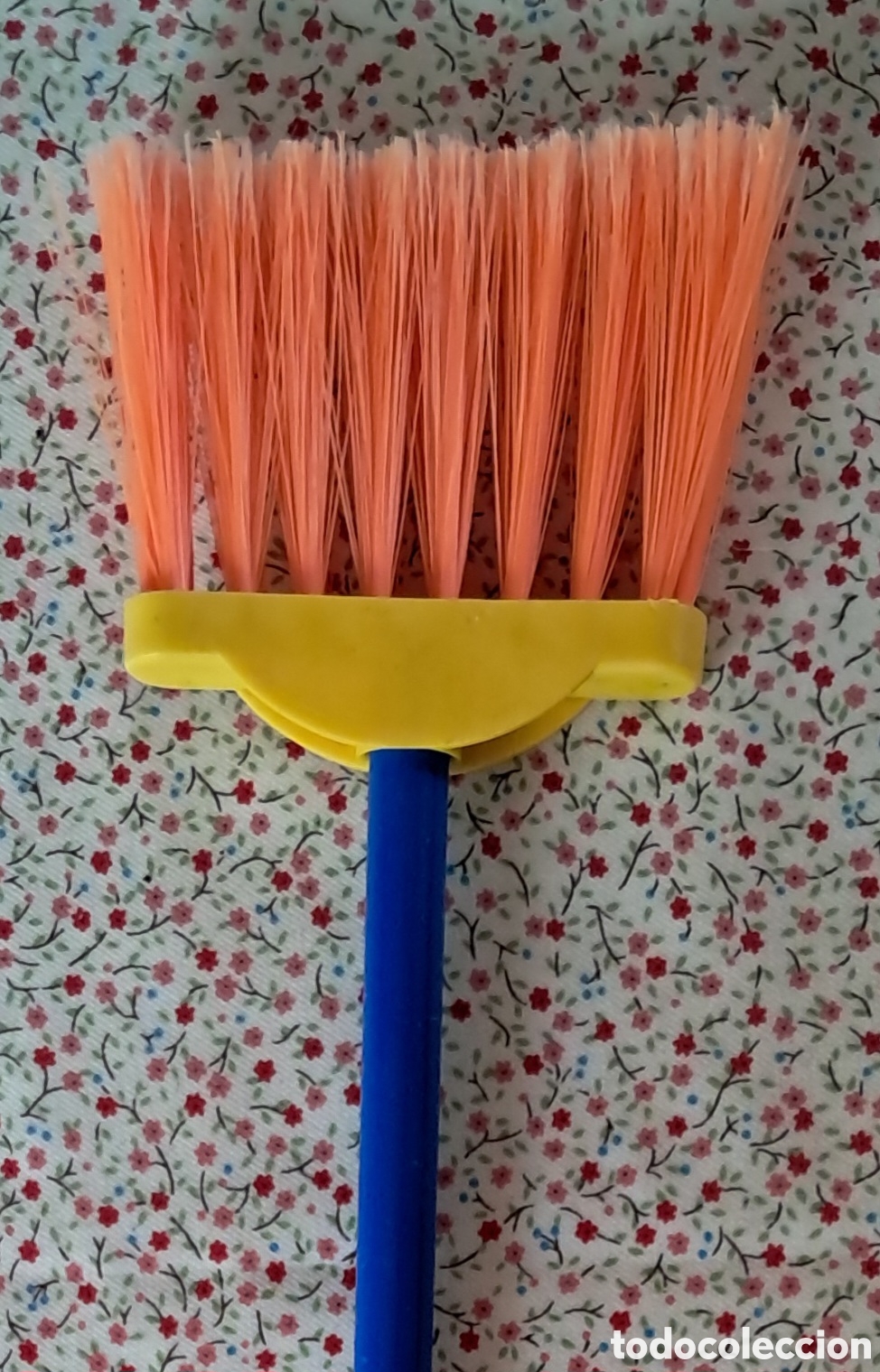 Jouets Anciens et Jeux de collection: Escoba infaltil a&ntilde;os 80