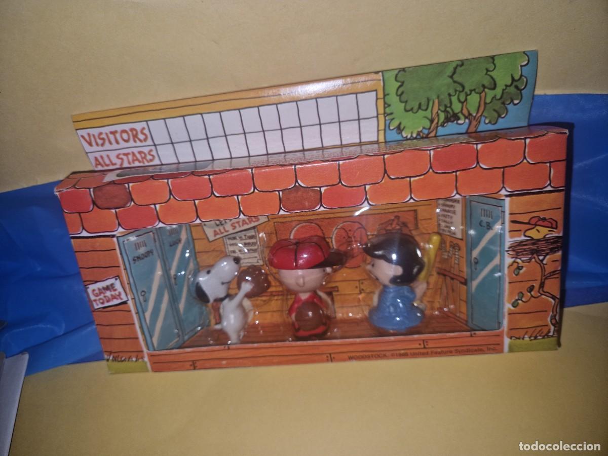 Juguetes antiguos y juegos de colecci&oacute;n: SNOOPY-CHARLIE BROWNS BACK YARD.