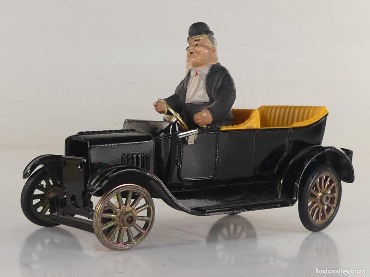 Giocattoli antichi e Giochi di collezione: AUTO DE STANLIO E OLLIO &ndash; POLITOYS G30