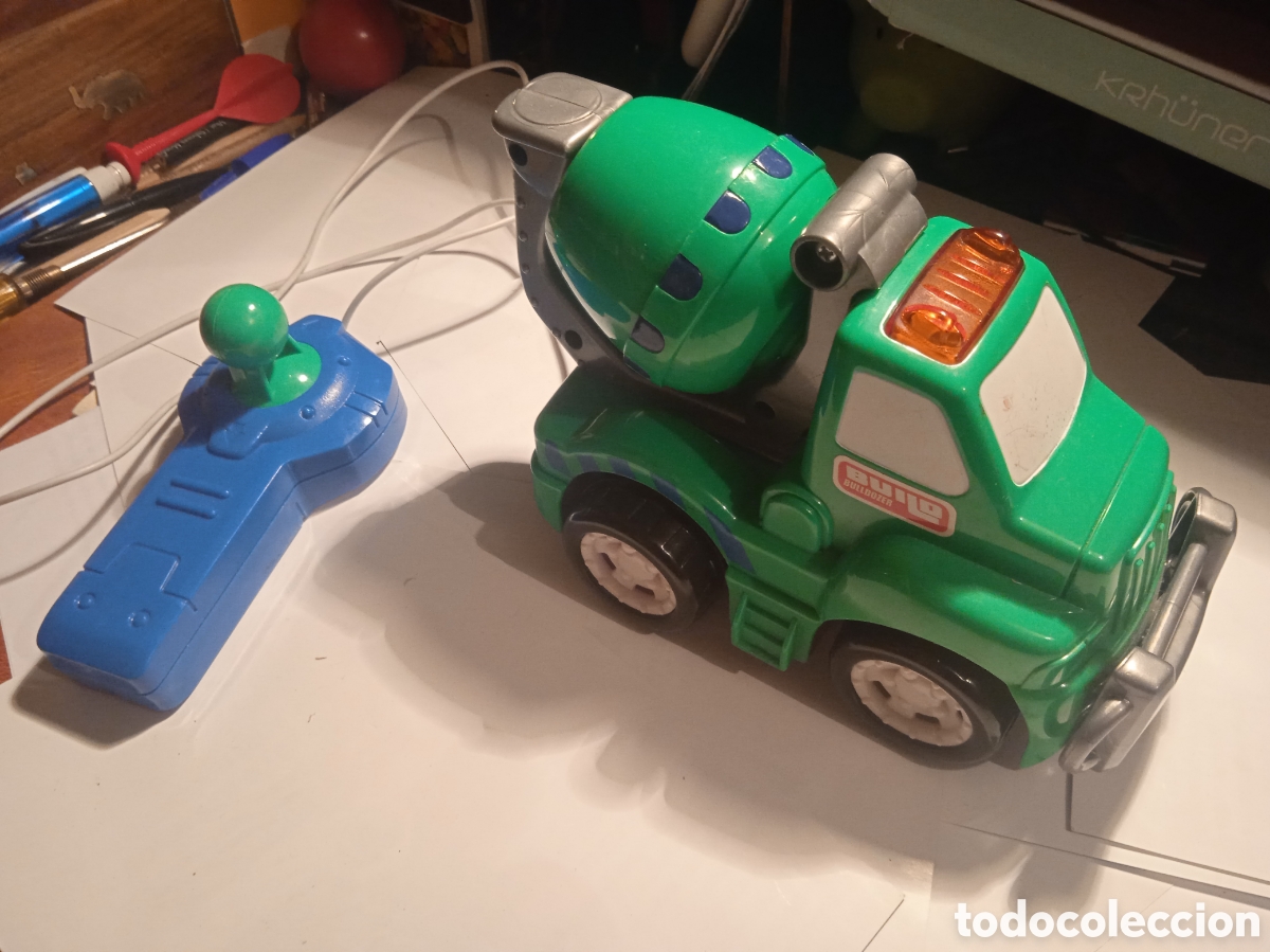 Juguetes antiguos y juegos de colecci&oacute;n: CAMION CON MANDO FUNCIONANDO
