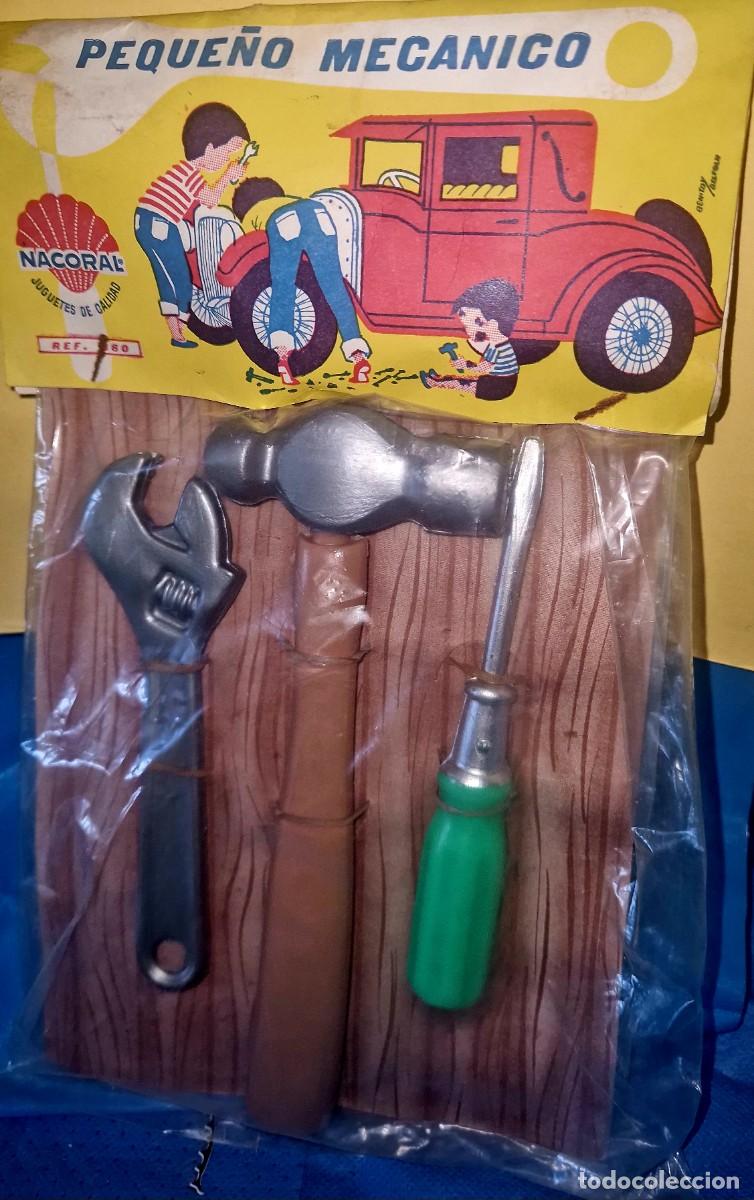 Juguetes antiguos y juegos de colecci&oacute;n: JUEGO DE HERRAMIENTAS DE PLASTICO - TALLER MECANICO- DE NACORAL