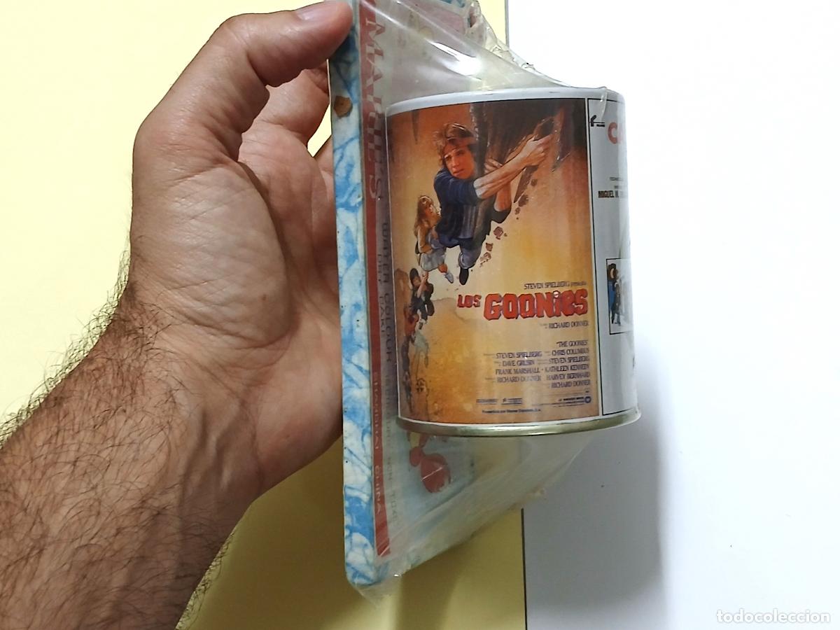 Juguetes antiguos y juegos de colecci&oacute;n: Cubo para l&aacute;pices, Cantinflas, Mafalda, Goonies (precintado)