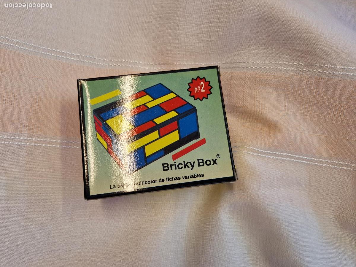 Juguetes antiguos y juegos de colecci&oacute;n: BONITO JUEGO BRICKY BOX. LA CAJITA MULTICOLOR DE FICHAS VARIABLES.