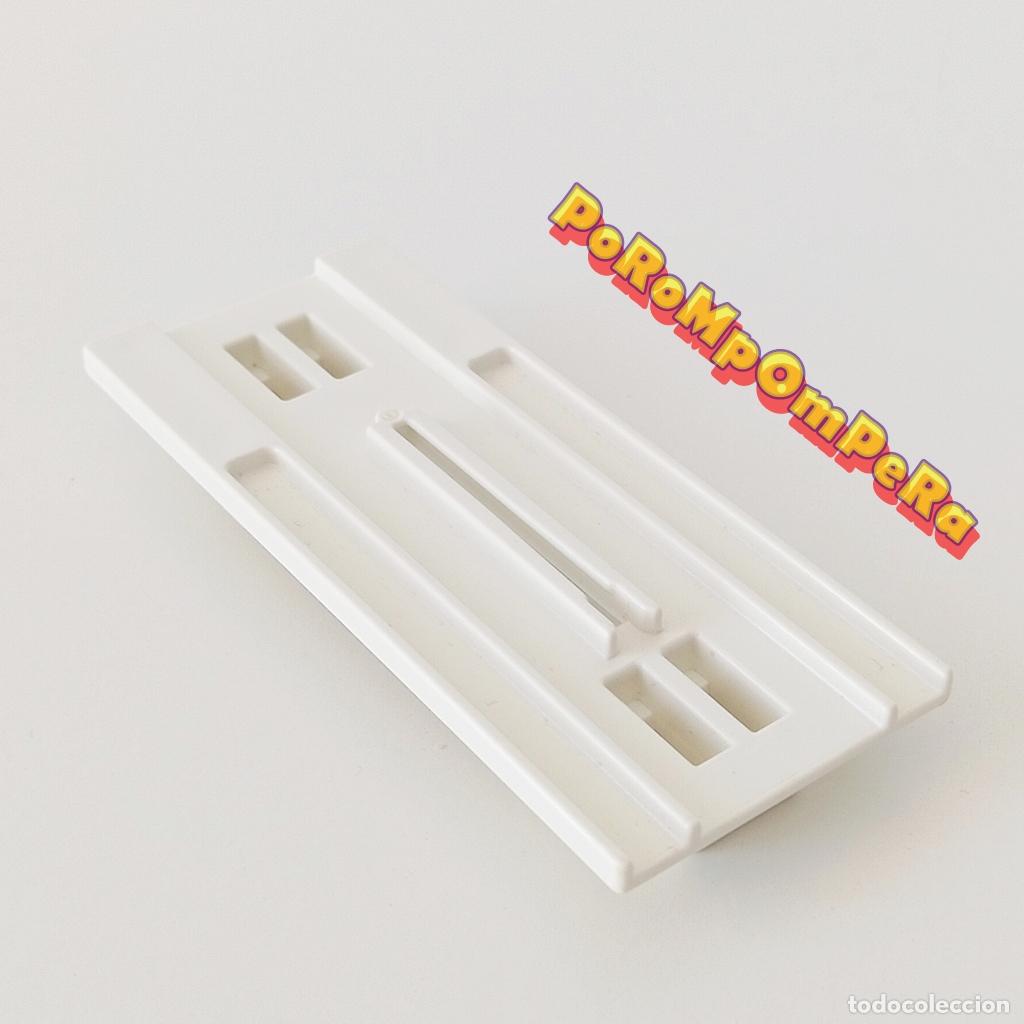 Juguetes antiguos y juegos de colecci&oacute;n: PLAYMOBIL SOPORTE BLANCO CAMILLA AMBULANCIA 3130 3925 4221 5541 CG6E