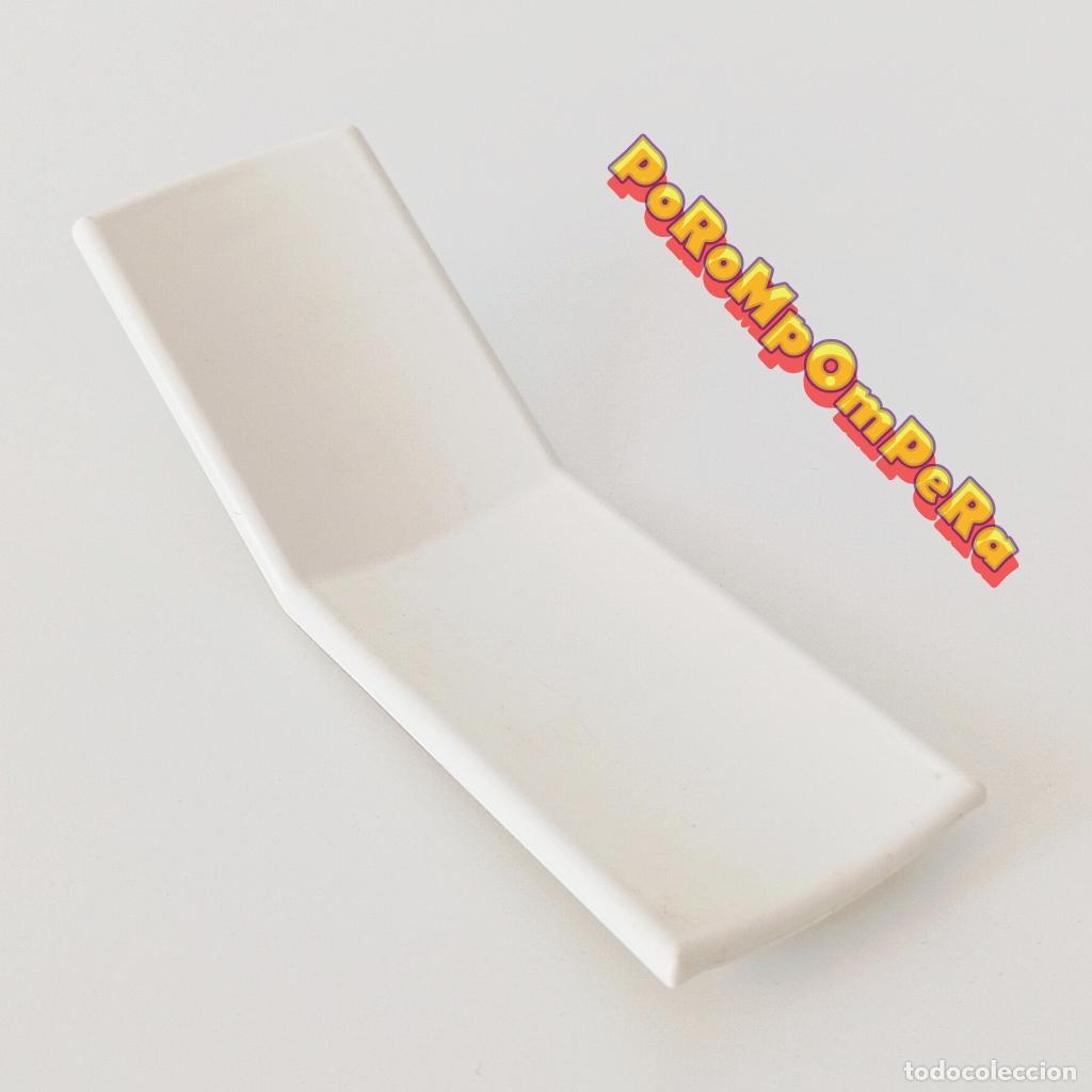 Juguetes antiguos y juegos de colecci&oacute;n: PLAYMOBIL PIEZA BLANCA TUMBONA CON RUEDAS PISCINA HOTEL PLAYA HAMACA CG6E